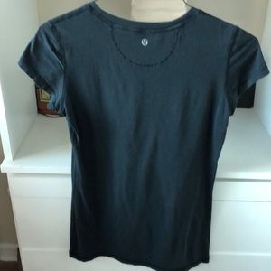 Lululemon tee